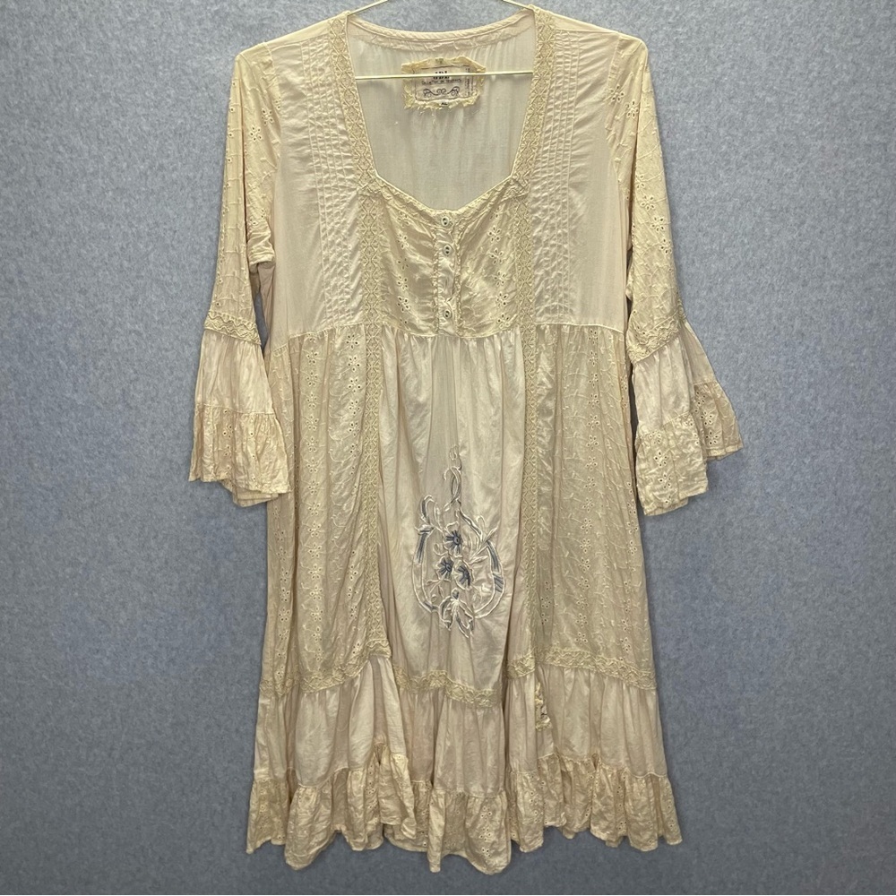 Elegant Cream Lace Dress